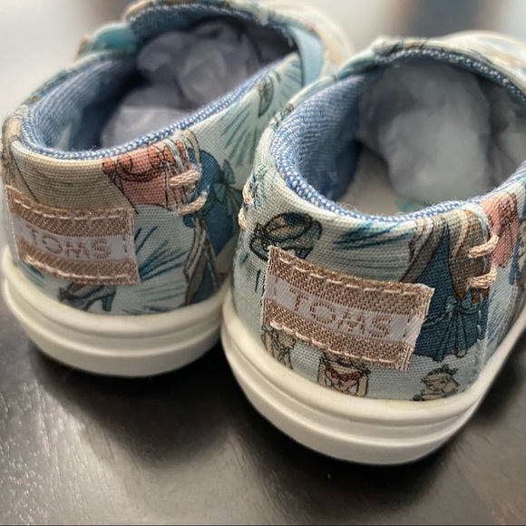 TOMS & DISNEY Luca Blue Cinderella Printed Canvas - Picture 6 of 9